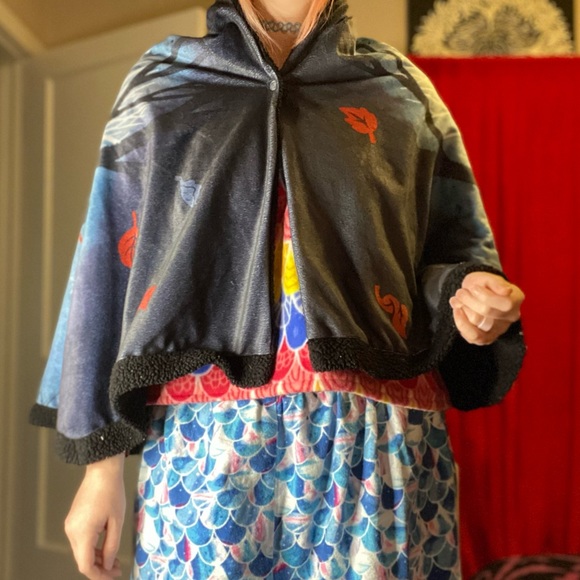 Frozen 2 Olaf fleece cape - Picture 3 of 10